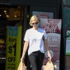 Exclusif - Charlize Theron est allée faire des courses dans un supermarché à Los Angeles. Le 12 juin 2018