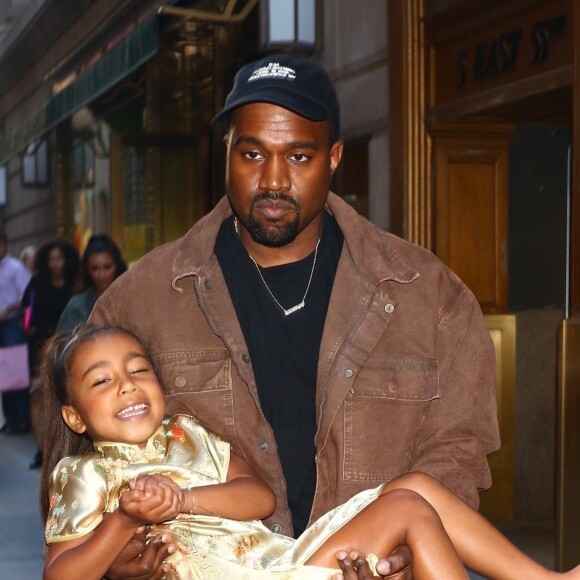 Kim Kardashian avec son mari Kanye West fêtent les 5 ans de leur fille North West accopagnée de son amie Ryan à New York, ils arrivent au restaurant "The Polo Bar" pour le dîner à New York le 15 juin 2018.