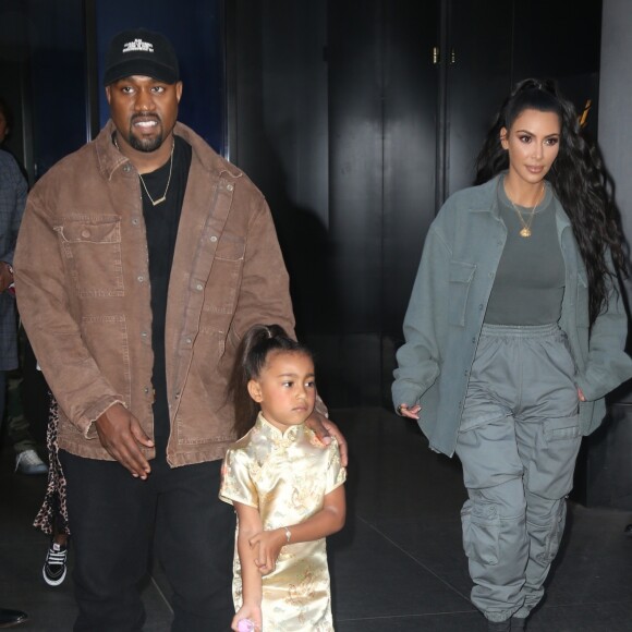 Kim Kardashian avec son mari Kanye West fêtent les 5 ans de leur fille North West accopagnée de son amie Ryan à New York le 15 juin 2018.