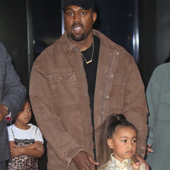 Kim Kardashian avec son mari Kanye West fêtent les 5 ans de leur fille North West accopagnée de son amie Ryan à New York le 15 juin 2018.