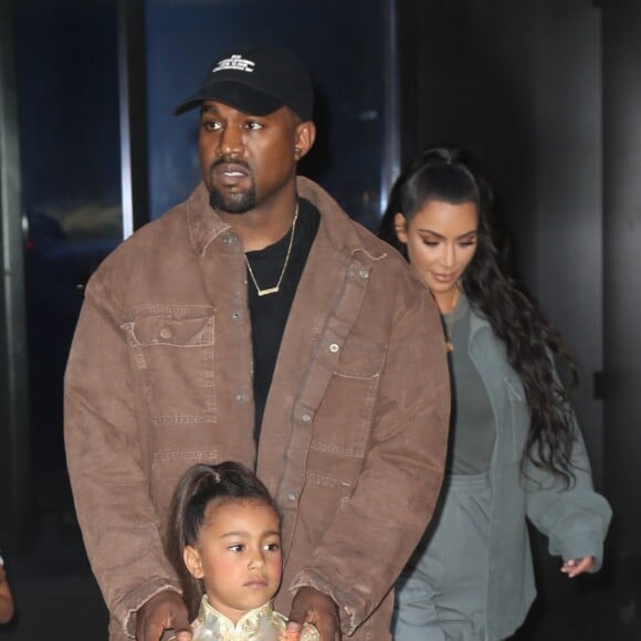 Kim Kardashian avec son mari Kanye West fêtent les 5 ans de leur fille North West accopagnée de son amie Ryan à New York le 15 juin 2018.