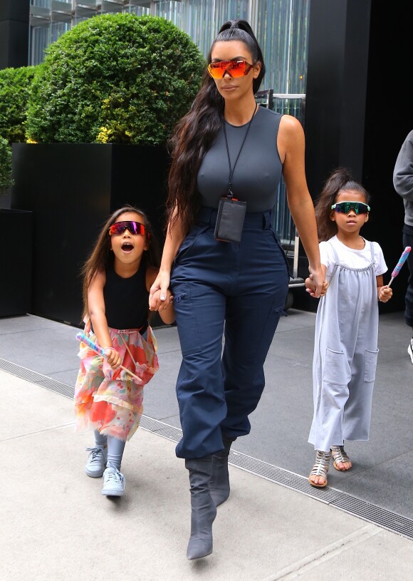 Kim Kardashian et son mari Kanye West avec leurs filles North West et son amie Ryan sont allés au restaurant Cipriani pour les 5 ans de North à New York le 15 juin 2018. Merci de flouter le visage des enfants avant publication  Kim Kardashian with her husband Kanye West and their daughter North West with Friend Ryan are going to have lunch together for North's birthday at Cipriani restaurant on West Broadway in Soho, New York, NY on JUne 15, 2018.15/06/2018 - New York