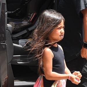 Kanye West a offert à sa fille North West un poisson rouge pour ses cinq ans à New York le 15 juin 2018.