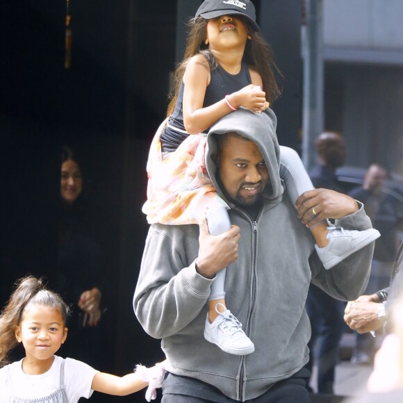 Kanye West avec sa fille North à New York le 15 juin 2018.