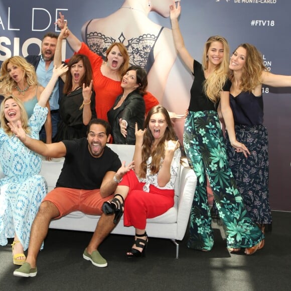 Alexandre Brasseur, Ariane Seguillon, Solène Hébert, Lorie Pester, Ingrid Chauvin, Anne Caillon, Charlotte Valandrey, Maud Baecker, Samy Gharbi, Garance Teillet lors du photocall de la série "Demain nous appartient" lors du 58e festival de Télévision de Monte-Carlo à Monaco le 16 juin 2018. © Denis Guignebourg / Bestimage