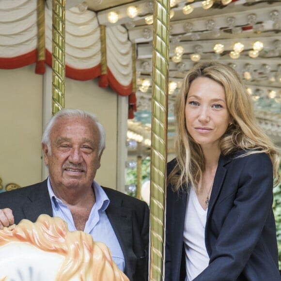 Exclusif - Rendez-vous avec Laura Smet et Marcel Campion au jardin des Tuileries à Paris le 18 juin 2018. L'édition 2018 de la fête foraine d'été des Tuileries sera sous l'égide de la marraine Laura Smet, fille de Johnny Hallyday. © Olivier Borde / Bestimage