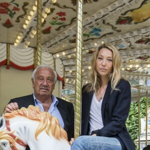 Exclusif - Rendez-vous avec Laura Smet et Marcel Campion au jardin des Tuileries à Paris le 18 juin 2018. L'édition 2018 de la fête foraine d'été des Tuileries sera sous l'égide de la marraine Laura Smet, fille de Johnny Hallyday. © Olivier Borde / Bestimage