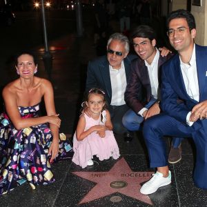 Exclusif - Andrea Bocelli est allé en famille (sa femme Veronica Berti, leur fille Virginia et les fils d'Andrea, Amos et Matteo) voir son étoile sur le célèbre Walk Of Fame à Los Angeles, le 18 juin 2018.