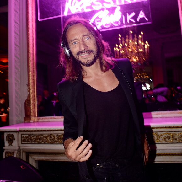 Bob Sinclar - La maison Messika fête les 10 ans de sa collection "iconique Move" et le lancement d'une collection capsule avec sa nouvelle égérie G.Hadid à l'hôtel Salomon de Rothschild le 27 septembre 2017. © Rachid Bellak / Bestimage