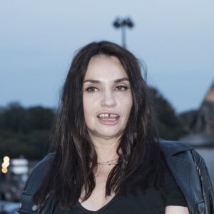 Béatrice Dalle au défilé de mode printemps-été 2018 "Saint Laurent" à la Fontaine du Trocadéro à Paris. Le 26 septembre 2017 © Olivier Borde / Bestimage