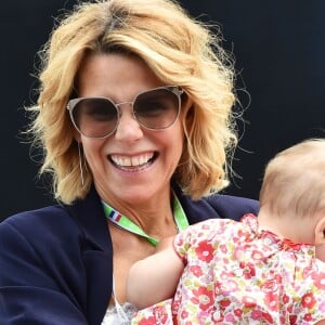 Laura Tenoudji (la femme de Christian Estrosi) et sa fille Bianca lors du Grand Prix de France de formule 1 sur le circuit du Castellet le 24 juin 2018. © Bruno Bebert / Bestimage Merci de flouter l'enfant lors de la publication, web et print 24/06/2018 - Le Castellet