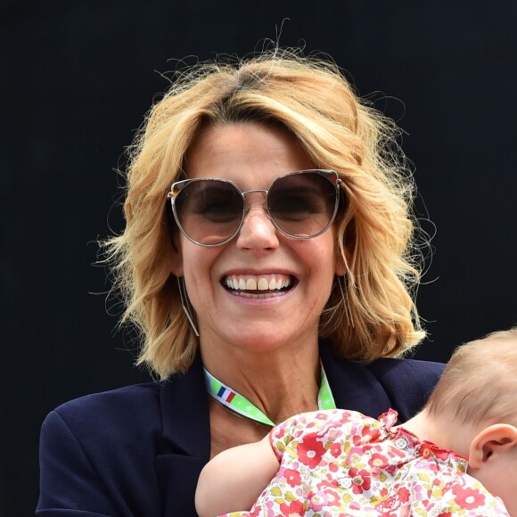 Laura Tenoudji (la femme de Christian Estrosi) et sa fille Bianca lors du Grand Prix de France de formule 1 sur le circuit du Castellet le 24 juin 2018. © Bruno Bebert / Bestimage Merci de flouter l'enfant lors de la publication, web et print 24/06/2018 - Le Castellet