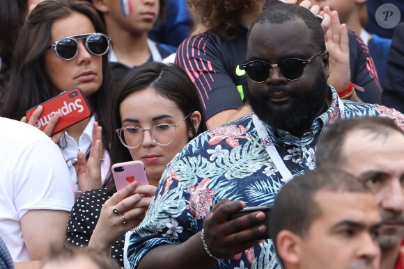 Agathe Auproux et Issa Doumbia - Célébrités dans les tribunes lors du match de coupe du monde opposant la France au Danemark au stade Loujniki à Moscou, Russia, le 26 juin 2018. Le match s'est terminé par un match nul 0-0. © Cyril Moreau/Bestimage