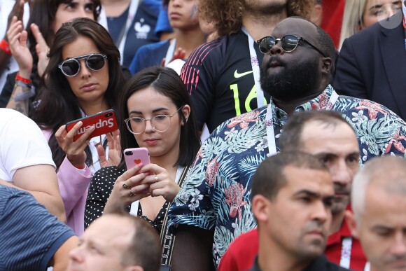 Agathe Auproux et Issa Doumbia - Célébrités dans les tribunes lors du match de coupe du monde opposant la France au Danemark au stade Loujniki à Moscou, Russia, le 26 juin 2018. Le match s'est terminé par un match nul 0-0. © Cyril Moreau/Bestimage
