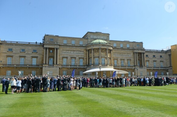 Vue du palais de Buckingham, à Londres, lors d'une garden party.