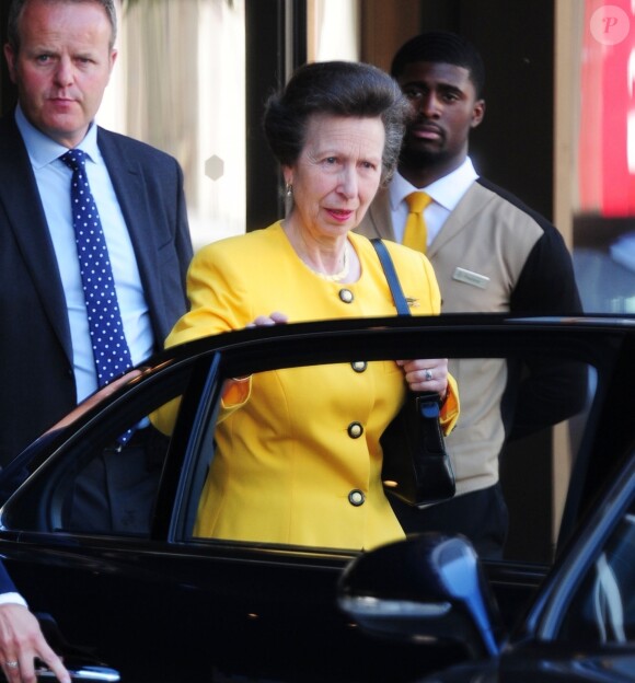Exclusif - La princesse Anne d'Angleterre quitte un hôtel à Londres le 27 juin 2018.