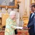 La reine Elizabeth II lors des Queen's Young Leaders Awards au palais de Buckingham à Londres le 26 juin 2018.