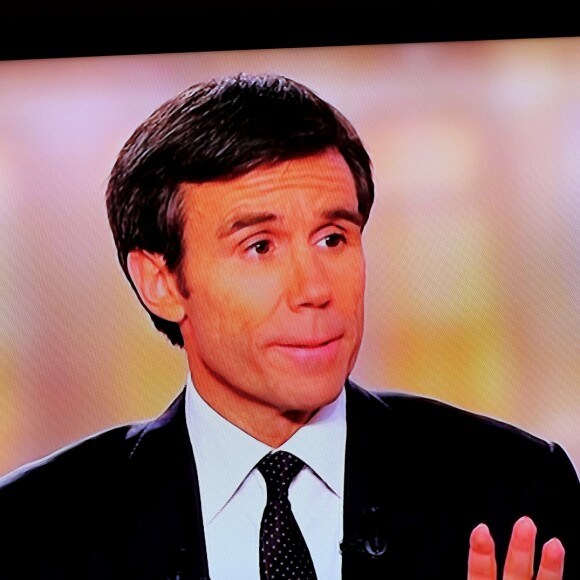 DAVID PUJADAS - CAPTURES D'ECRAN DU DEBAT TELEVISE ENTRE LES DEUX CANDIDATS AUX ELECTIONS PRESIDENTIELLES, FRANCOIS HOLLANDE ET NICOLAS SARKOZY AU STUDIO 107 A LA PLAINE SAINT-DENIS LE 2 MAI 2012.