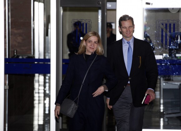 L'infante Cristina d'Espagne et son mari Inaki Urdangarin sortant du tribunal de Palma de Majorque lors du procès Noos le 16 février 2016
