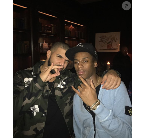 Le rappeur Smoke Dawg (photo Instagram, avec Drake sur sa tournée Boy Meets World en mars 2017) est mort le jour de ses 21 ans le 30 juin 2018, abattu dans la rue à Toronto.