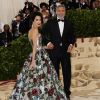 Amal Clooney et son mari George Clooney - Les célébrités arrivent à l'ouverture de l'exposition Heavenly Bodies: Fashion and the Catholic Imagination à New York, le 7 mai 2018