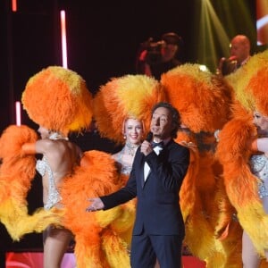 Exclusif - Les danseuses du Moulin Rouge et Stéphane Bern - Enregistrement de l'émission "Bon anniversaire Line" à l'occasion des 90 ans de Line Renaud au Théâtre Bobino à Paris, le 25 juin 2018. L'émission, présentée par Stéphane Bern, est diffusée mardi 3 juillet 2018 à 20h55 sur France 2. © Coadic Guirec / Bestimage