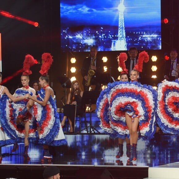 Exclusif - Les danseuses du Moulin Rouge, Michel Chevalet, Michèle Laroque, Line Renaud, Slimane, Elodie Gossuin, Iris Mittenaere - Enregistrement de l'émission "Bon anniversaire Line" à l'occasion des 90 ans de Line Renaud au Théâtre Bobino à Paris, le 25 juin 2018. L'émission, présentée par Stéphane Bern, est diffusée mardi 3 juillet 2018 à 20h55 sur France 2. © Coadic Guirec / Bestimage