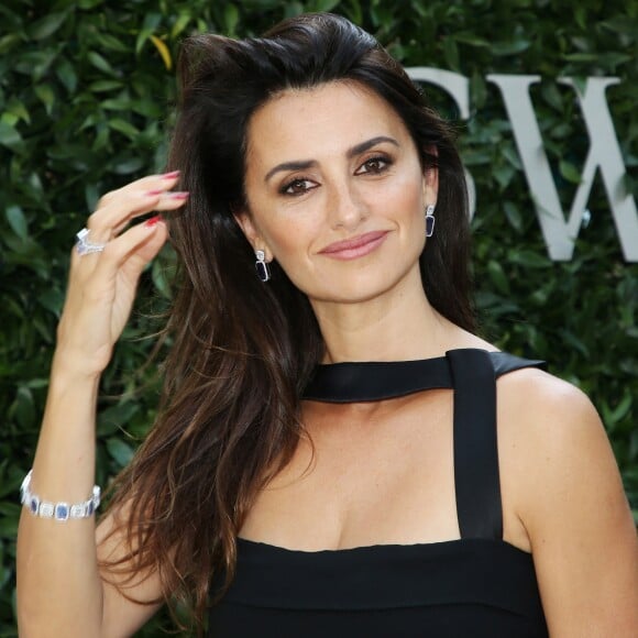 Penélope Cruz - Soirée de lancement de la collection de bijoux Atelier Swarovski by Penelope Cruz Fine Jewelry au restaurant Apicius à Paris, France, le 2 juillet 2018. © Denis Guignebourg/Bestimage