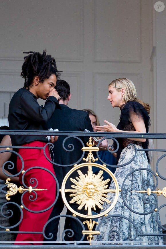 Luka Sabbat et Emma Roberts assistent au dîner Dior dans la boutique de la Maison, sur la place Vendôme à Paris, le 2 juillet 2018.