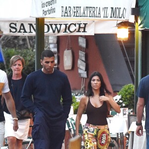 Exclusif - Kourtney Kardashian et son compagnon Younes Bendjima ont été aperçus en train de prendre du bon temps sur le port de Portofino en Italie, le 3 juillet 2018.