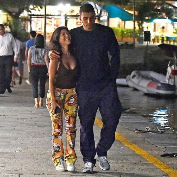 Exclusif - Kourtney Kardashian et son compagnon Younes Bendjima ont été aperçus en train de prendre du bon temps sur le port de Portofino en Italie, le 3 juillet 2018.