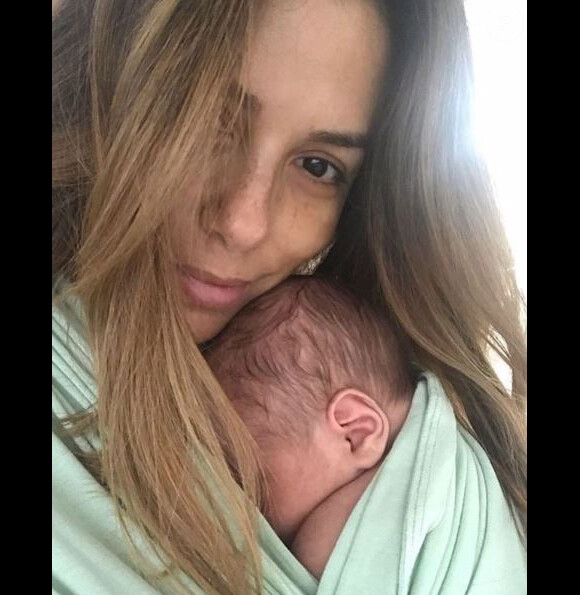 Eva Longoria partage un tendre câlin avec son fils Santiago. Instagram, le 6 juillet 2018.