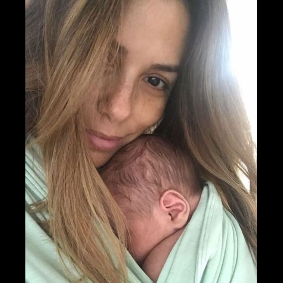 Eva Longoria partage un tendre câlin avec son fils Santiago. Instagram, le 6 juillet 2018.