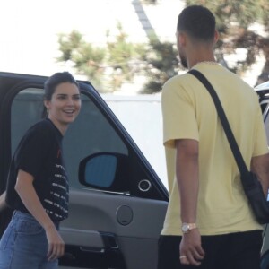 Exclusif - Kendall Jenner, son compagnon Ben Simmons et des amis ont déjeuné au restaurant Gyu-Kaku Japanese BBQ à Los Angeles. Le 27 juin 2018