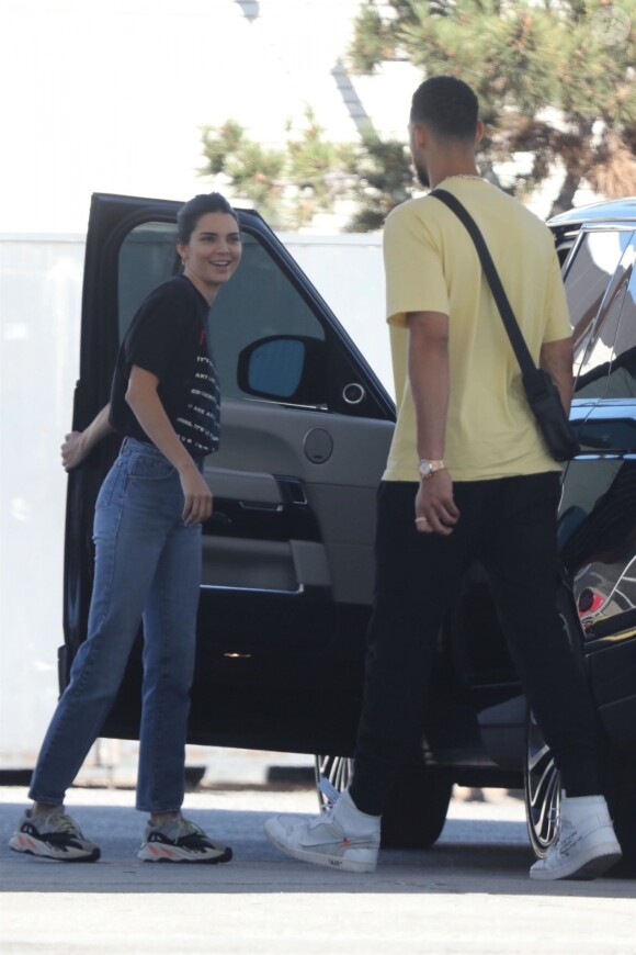 Exclusif - Kendall Jenner, son compagnon Ben Simmons et des amis ont déjeuné au restaurant Gyu-Kaku Japanese BBQ à Los Angeles. Le 27 juin 2018