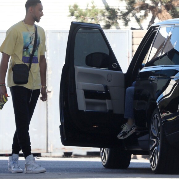 Exclusif - Kendall Jenner, son compagnon Ben Simmons et des amis ont déjeuné au restaurant Gyu-Kaku Japanese BBQ à Los Angeles. Le 27 juin 2018