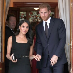 Le prince Harry et Meghan Markle lors d'une soirée d'été organisée à l'ambassade du Royaume-Uni à Dublin, en Irlande, le 10 juillet 2018.