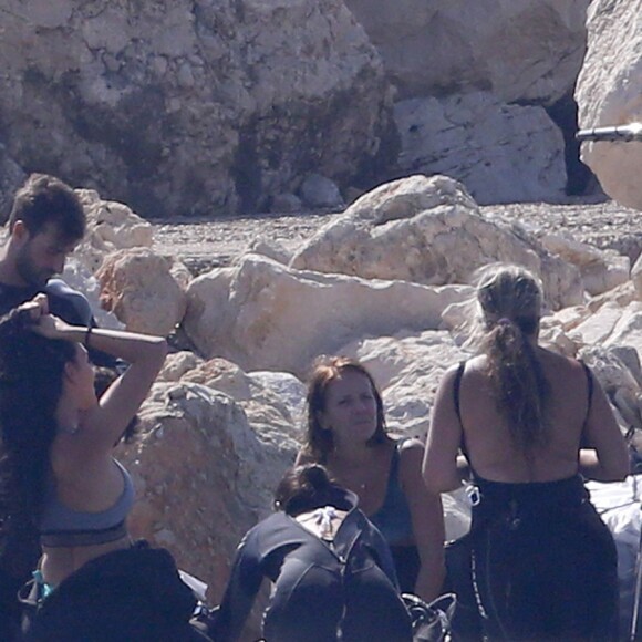 Exclusif - Cristiano Ronaldo et sa compagne Georgina Rodriguez font de la plongée sous-marine pendant leurs vacances en Grèce, le 8 juillet 2018.