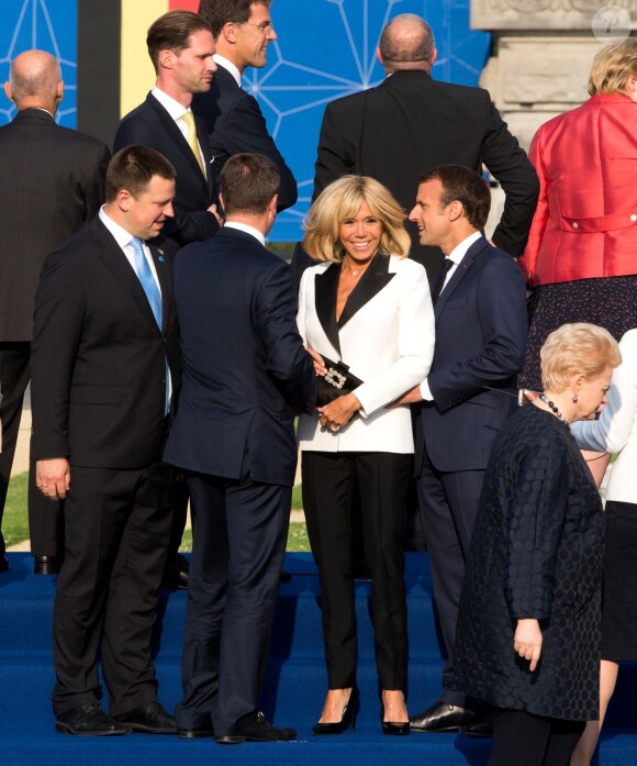 Emmanuel Macron (président de la République Française) et sa femme la Première Dame Brigitte Macron (Trogneux) - Arrivées au dîner du sommet de l'OTAN à Bruxelles, Belgique, le 11 juillet 2018. © Alain Rolland/ImageBuzz/Bestimage