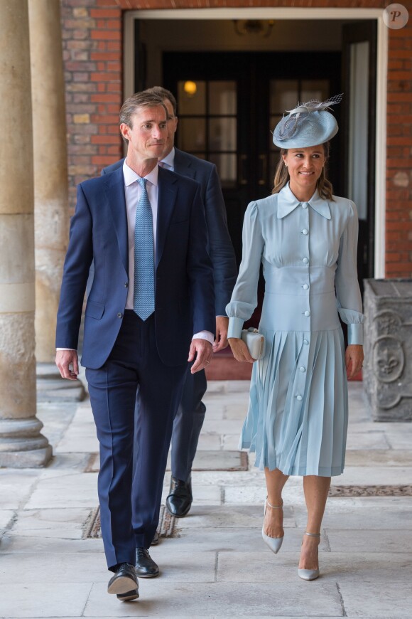 Pippa Middleton et son mari James Matthews au baptême du prince Louis de Cambridge le 9 juillet 2018 au palais St James à Londres.