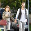 Ashley Greene et son petit-ami Paul Khoury se promènent main dans la main à Studio City, le 18 novembre 2014.