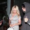 Exclusif - Pamela Anderson et son fils Dylan Jagger Lee quittent le restaurant Via Veneto à Santa Monica le 10 juin 2018.