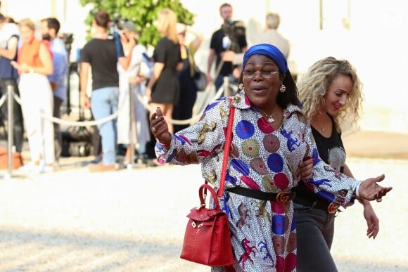 Yeo Pogba, mère de Paul Pogba, et Sarita, la compagne de Florentin Pogba (grand frère de Paul) - Le président de la République Française Emmanuel Macron et la première dame Brigitte Macron accueillent les joueurs de l'équipe de France et leur sélectionneur Didier Deschamps, le président de la Fédération Française de Football Noël Le Graët et des membres de la FFF, au Palais de l'Elysée. L'équipe de France est en provenance directe de Russie où elle a été sacrée Championne du Monde 2018, pour la deuxième fois de son histoire, après sa victoire en finale face à la Croatie (4-2). Paris, le 16 juillet 2018. © Stéphane Lemouton/Bestimage