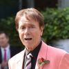 Cliff Richard arrive au stade de Wimbledon à Londres, le 13 juillet 2018.
