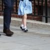 Le prince William, duc de Cambridge arrive avec ses enfants le prince George de Cambridge et la princesse Charlotte de Cambridge à l'hôpital St Marys après que sa femme Kate Middleton, duchesse de Cambridge ait donné naissance à leur troisième enfant à Londres le 23 avril 2018.