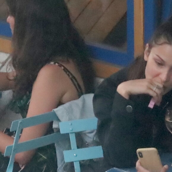 Exclusif - Bella Hadid et son compagnon The Weeknd ont été boire un verre dans le quartier de Pigalle à Paris le 31 mai 2018.