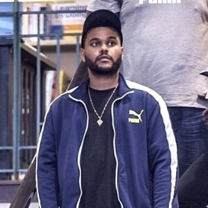 Exclusif - The Weeknd est allé s'acheter le livre "L'amour est un chien de l'enfer" chez Barnes and Noble à Calabasas, Californie, Etats-Unis, le 6 février 2018.