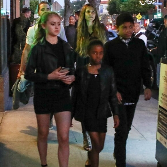 Exclusif - Heidi Klum fête son 45ème anniversaire avec son compagnon Tom Kaulitz et ses enfants Lou, Henry et Leni au restaurant Via Veneto à Santa Monica le 1er juin 2018.