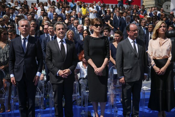 Nicolas Sarkozy avec sa femme Carla Bruni-Sarkozy et François Hollande - Cérémonie d'entrée de Simone Veil et de son époux Antoine Veil au Pantheon à Paris le 1er juillet 2018 © Hamilton / Pool / Bestimage