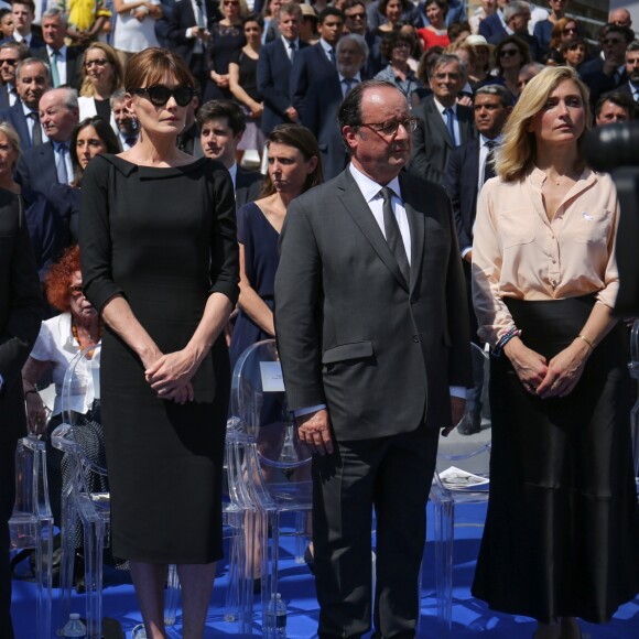 Nicolas Sarkozy avec sa femme Carla Bruni-Sarkozy et François Hollande - Cérémonie d'entrée de Simone Veil et de son époux Antoine Veil au Pantheon à Paris le 1er juillet 2018 © Hamilton / Pool / Bestimage